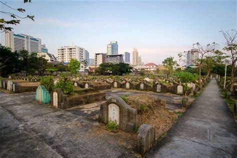 夢到很多墓碑|夢見墓碑、紀念碑